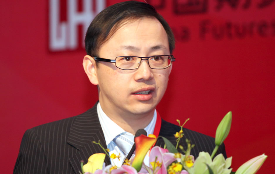 南华期货总经理罗旭峰正在发言